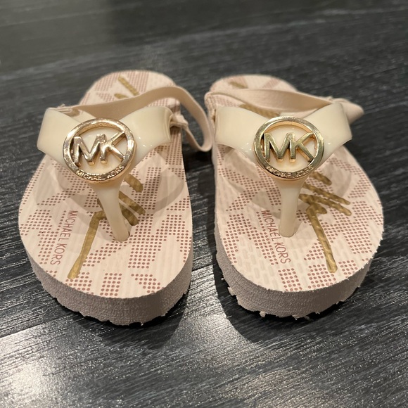 Michael Kors Jetset flip flops sandals shoes vanilla Toddlers Girls new - Picture 8 of 9